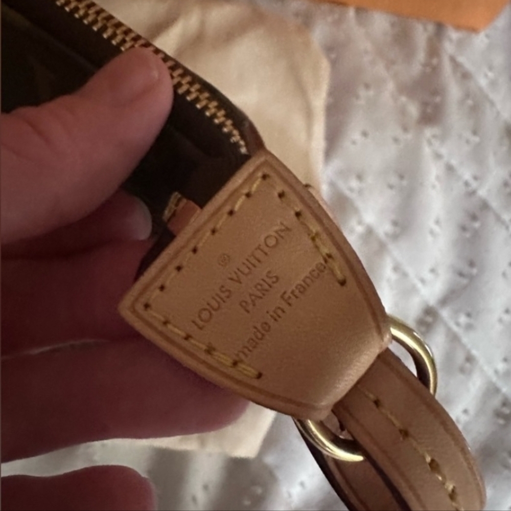 LV Monogram Pouchette - Picture 8 of 12